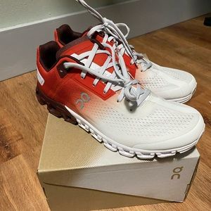 New in box OnCloud woman’s shoes